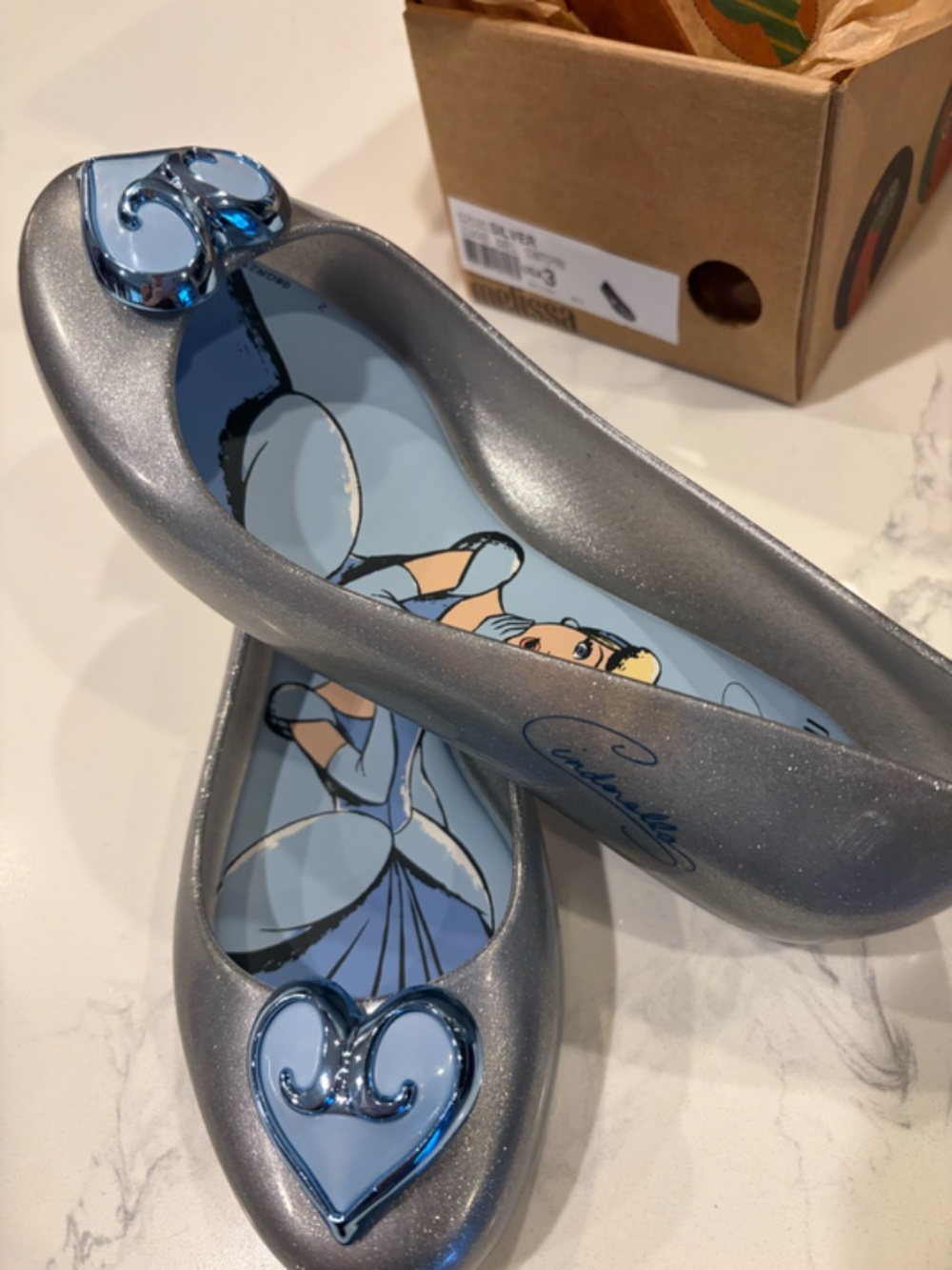 Brand new little girl size 3 Mini Melissa Sweet Love Disney Princess Flat shoes - Picture 4 of 6